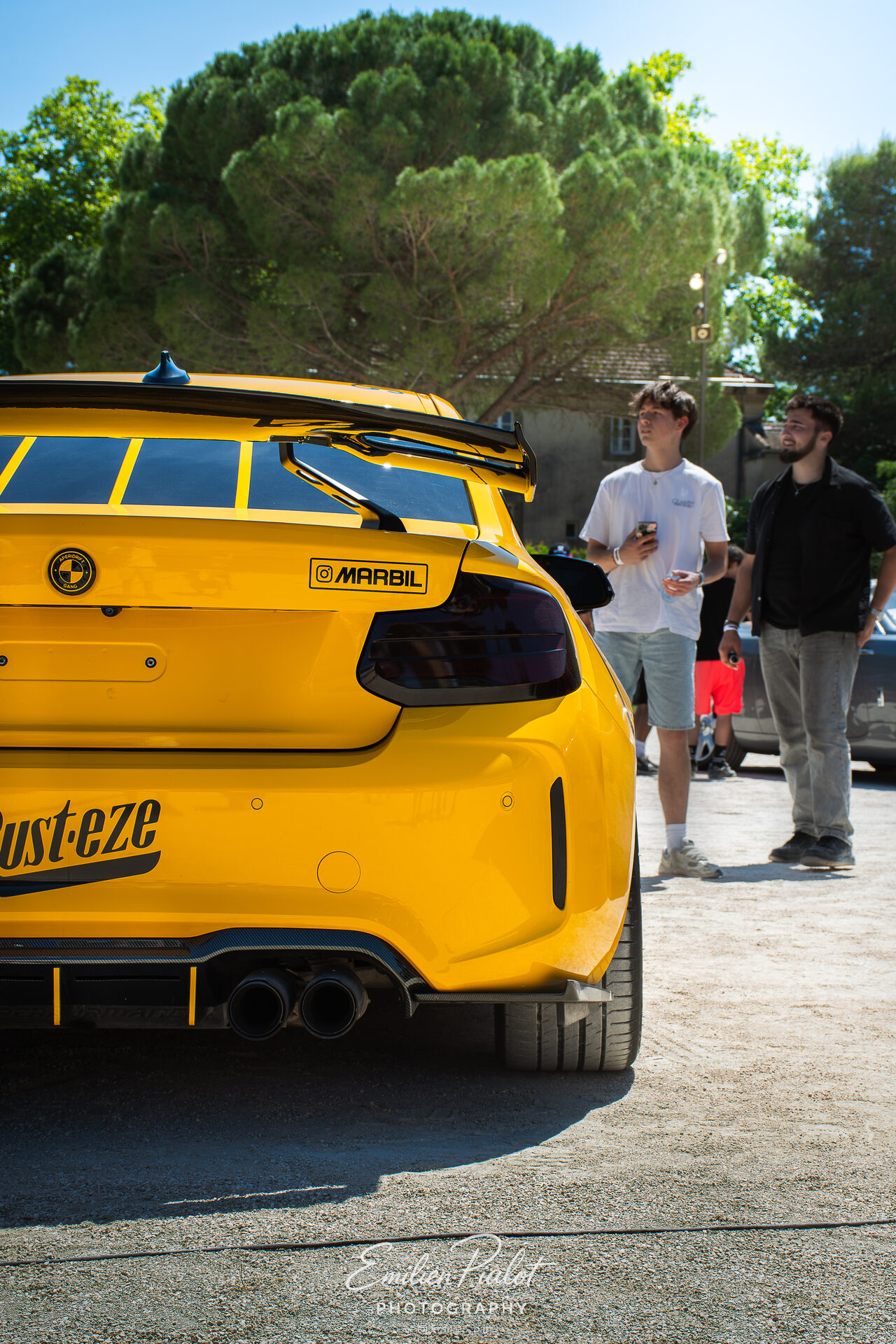 BMW M2 Racing #95, détail de l'aileron et des autocollants Rust-eze et Marbil